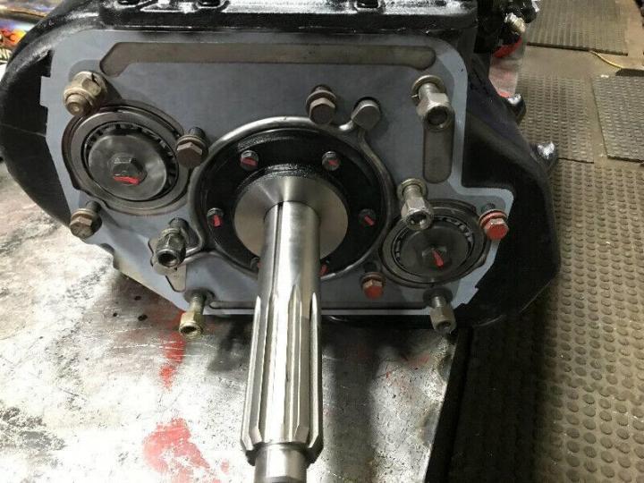 Nous restaurons tous les éléments défectueux qui composent la transmission de votre camion.
